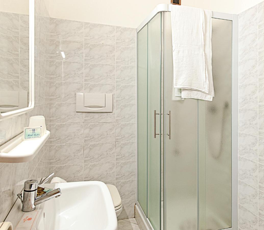 Hotel Boston 3*