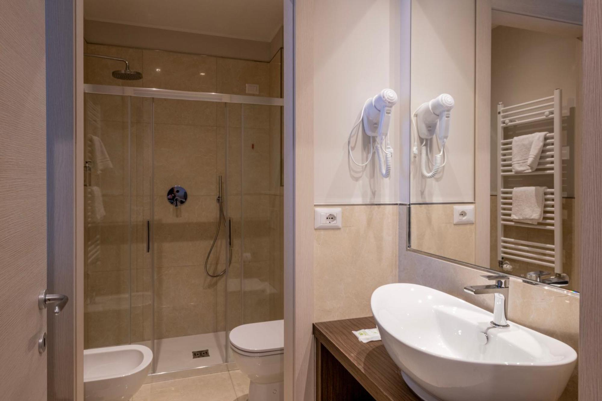 Hotel Boston 3*